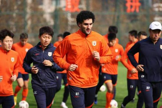 ”北京时间12月14日凌晨4点，欧冠小组赛，米兰将在客场对阵纽卡斯尔，这场比赛将决定米兰下半赛季上继续参加欧冠，还是参加欧联，还是欧冠被淘汰。